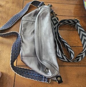 Cross Your Heart Parker Thatch Rare color!  2 Straps included